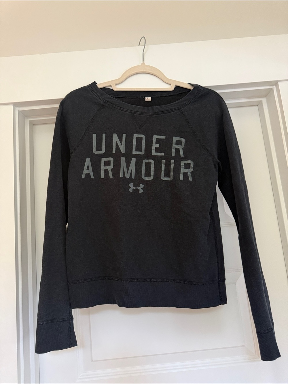 Under Armour Black Women's Logo Crewneck Sweatshirt